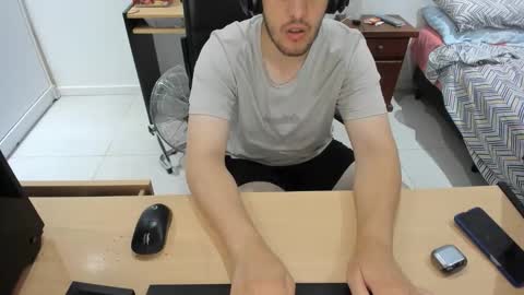 Ezzeq online show from 11/17/25, 11:32