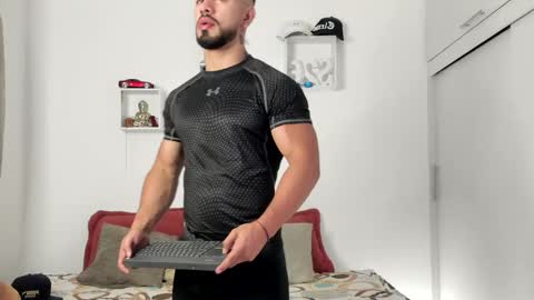 Ezzio Scolaro online show from 04/14/26, 11:33