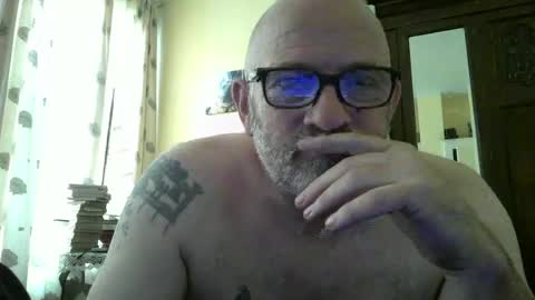 Snapshot of f1zzeek chatting on 06/16/26, 02:41 f1zzeek online show from 06/16/26, 02:41