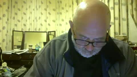 Snapshot of f1zzeek chatting on 06/21/26, 10:23 f1zzeek online show from 06/21/26, 10:23
