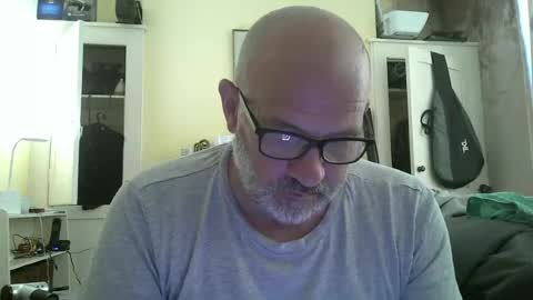 Snapshot of f1zzeek chatting on 06/22/26, 03:31 f1zzeek online show from 06/22/26, 03:31