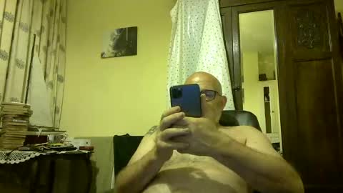 Snapshot of f1zzeek chatting on 07/04/26, 11:44 f1zzeek online show from 07/04/26, 11:44