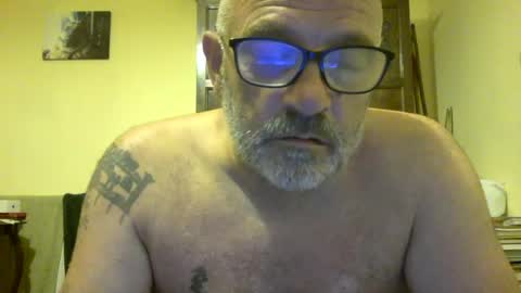 Snapshot of f1zzeek chatting on 07/05/26, 10:06 f1zzeek online show from 07/05/26, 10:06