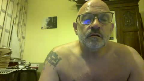 Snapshot of f1zzeek chatting on 07/10/26, 12:26 f1zzeek online show from 07/10/26, 12:26