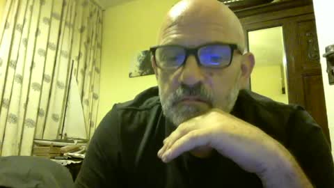 Snapshot of f1zzeek chatting on 07/18/26, 11:08 f1zzeek online show from 07/18/26, 11:08