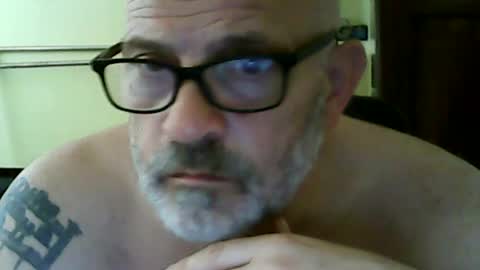 Snapshot of f1zzeek chatting on 07/22/26, 01:14 f1zzeek online show from 07/22/26, 01:14