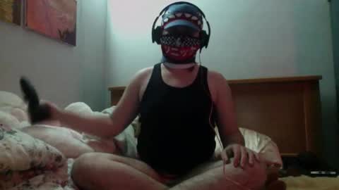 Snapshot of f2mslut chatting on 12/15/25, 05:01 Leo Bourdon online show from 12/15/25, 05:01