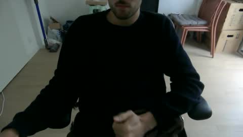 Snapshot of fabian_196 chatting on 05/16/26, 05:23 Call me bitch online show from 05/16/26, 05:23
