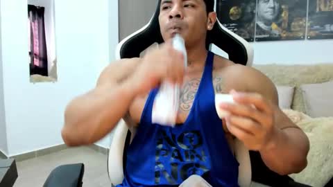 Snapshot of fabian_arango chatting on 02/26/26, 07:57 Fabian arango online show from 02/26/26, 07:57