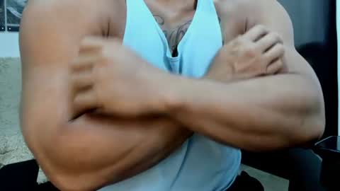 Snapshot of fabian_arango chatting on 06/17/26, 11:23 Fabian arango online show from 06/17/26, 11:23