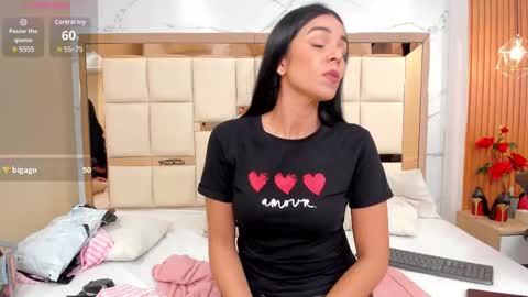 Snapshot of fabiana_rodriguez chatting on 02/27/25, 08:42 Fabi online show from 02/27/25, 08:42