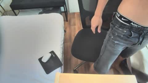 fabiano_hernandes30 online show from 04/21/26, 10:54