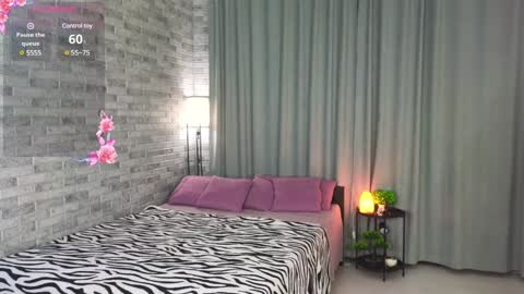 Snapshot of fabulous_rey chatting on 12/26/24, 06:01 Adri online show from 12/26/24, 06:01