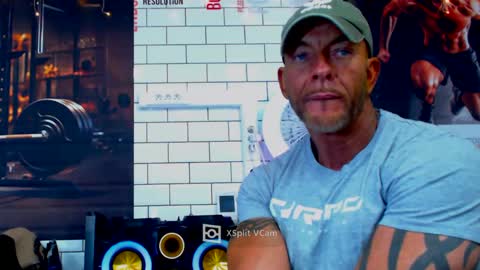 Snapshot of fabxxxl chatting on 01/11/25, 10:40 fabxxxl online show from 01/11/25, 10:40