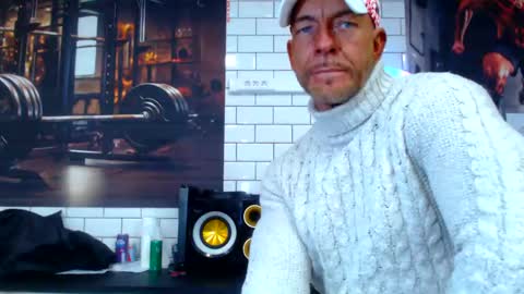 Snapshot of fabxxxl chatting on 01/28/25, 08:04 fabxxxl online show from 01/28/25, 08:04