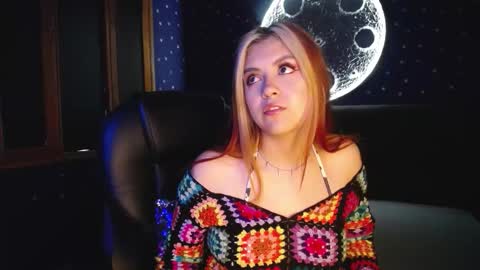 Snapshot of fabzy_fab chatting on 02/16/26, 11:39 fabzy online show from 02/16/26, 11:39