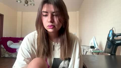 Snapshot of faebeeck chatting on 07/15/26, 08:08 Marie online show from 07/15/26, 08:08
