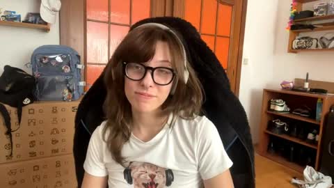 Loly online show from 04/19/26, 11:42