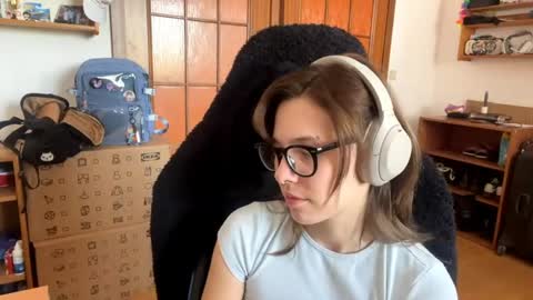 Loly online show from 04/22/26, 02:18