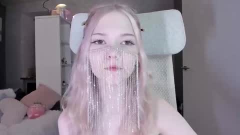 Snapshot of fairy_casey chatting on 02/28/25, 11:34 fairy_casey online show from 02/28/25, 11:34