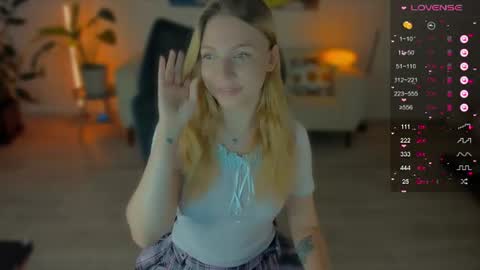 Snapshot of fairy_lele chatting on 08/08/26, 01:52 fairy_lele online show from 08/08/26, 01:52