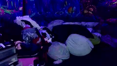 fairy_moan online show from 04/23/26, 06:36