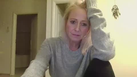 Snapshot of fairy_nightmare chatting on 11/06/25, 09:05 Fairy NightMary online show from 11/06/25, 09:05