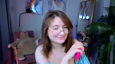 Tara online show from 11/12/25, 06:14