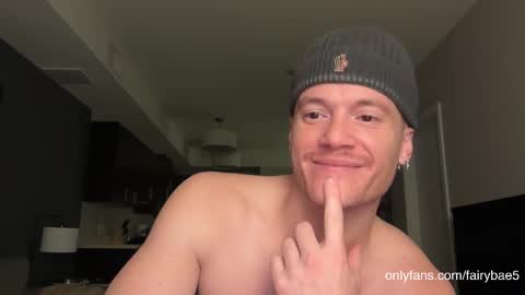 Travis online show from 11/28/25, 07:44