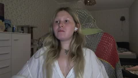 Arisha online show from 10/21/25, 05:24