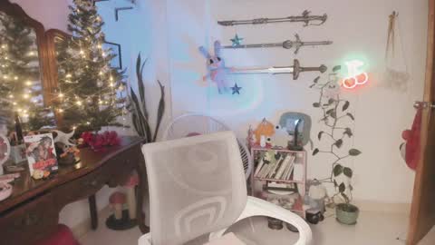 Snapshot of fairywhore chatting on 12/24/24, 04:22 Jackie Cosplayer online show from 12/24/24, 04:22