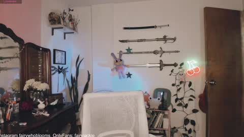 Snapshot of fairywhore chatting on 01/07/25, 07:52 Jackie Cosplayer online show from 01/07/25, 07:52