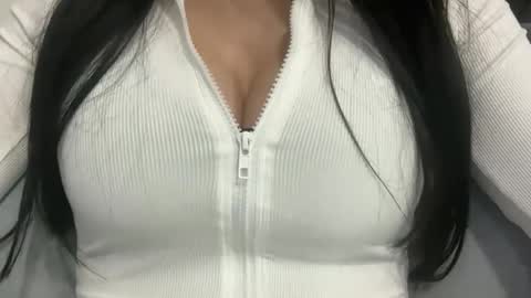 Snapshot of fairyxx_ chatting on 11/16/25, 12:49 Fairy online show from 11/16/25, 12:49