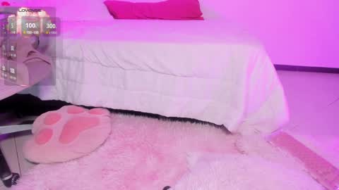 Sara  REMEMBER TO LEAVE A THUMB UP online show from 12/09/24, 04:34