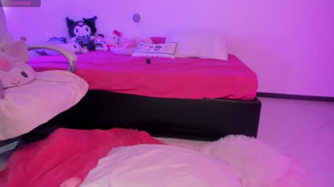 Sara  REMEMBER TO LEAVE A THUMB UP online show from 01/16/25, 01:16