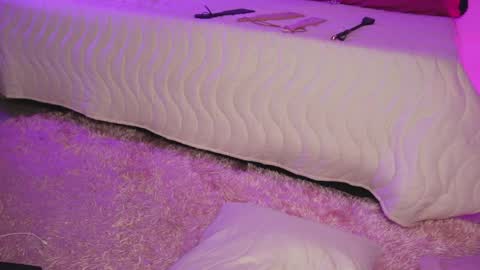 Sara  REMEMBER TO LEAVE A THUMB UP online show from 04/14/26, 04:29