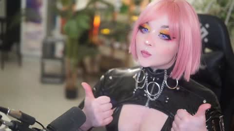 faith_chan online show from 12/07/24, 12:41