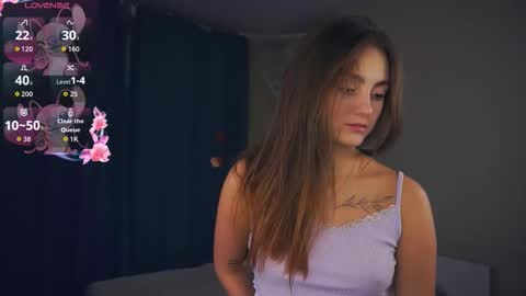 Snapshot of falineellson chatting on 11/12/25, 06:25 Erika online show from 11/12/25, 06:25