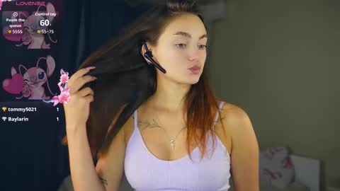 Snapshot of falineellson chatting on 11/15/25, 07:49 Erika online show from 11/15/25, 07:49