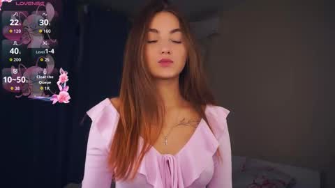 Snapshot of falineellson chatting on 11/26/25, 07:20 Erika online show from 11/26/25, 07:20