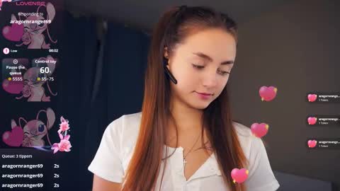 Snapshot of falineellson chatting on 11/28/25, 07:33 Erika online show from 11/28/25, 07:33