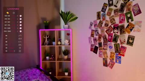 Emilia online show from 02/16/25, 10:21