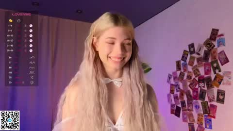 Emilia online show from 02/21/25, 04:18