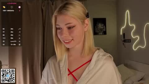 Emilia online show from 10/03/25, 04:09