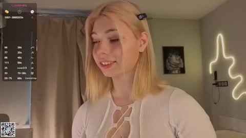 Emilia online show from 10/30/25, 04:14