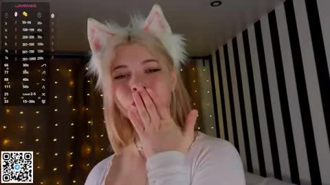 Emilia online show from 11/30/25, 04:05