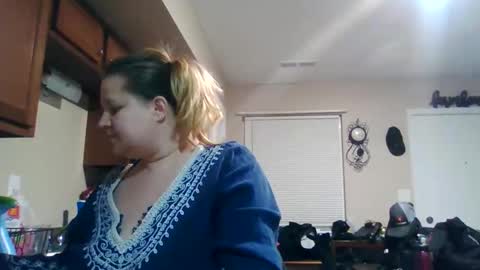 fall_flowers96 online show from 03/20/26, 03:55