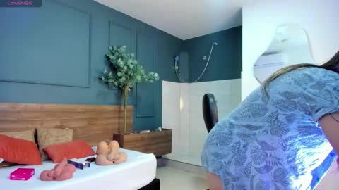 Megan    630  1330 -5 online show from 10/30/25, 11:55