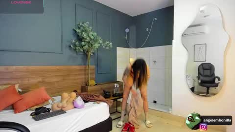 Megan    630  1330 -5 online show from 11/04/25, 12:15