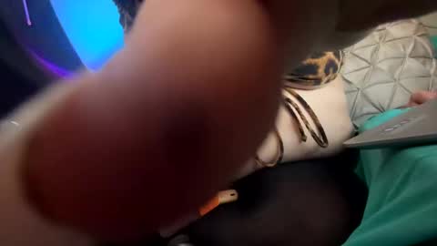 Snapshot of fallen_jezabel chatting on 10/16/25, 06:25 fallen_jezabel online show from 10/16/25, 06:25